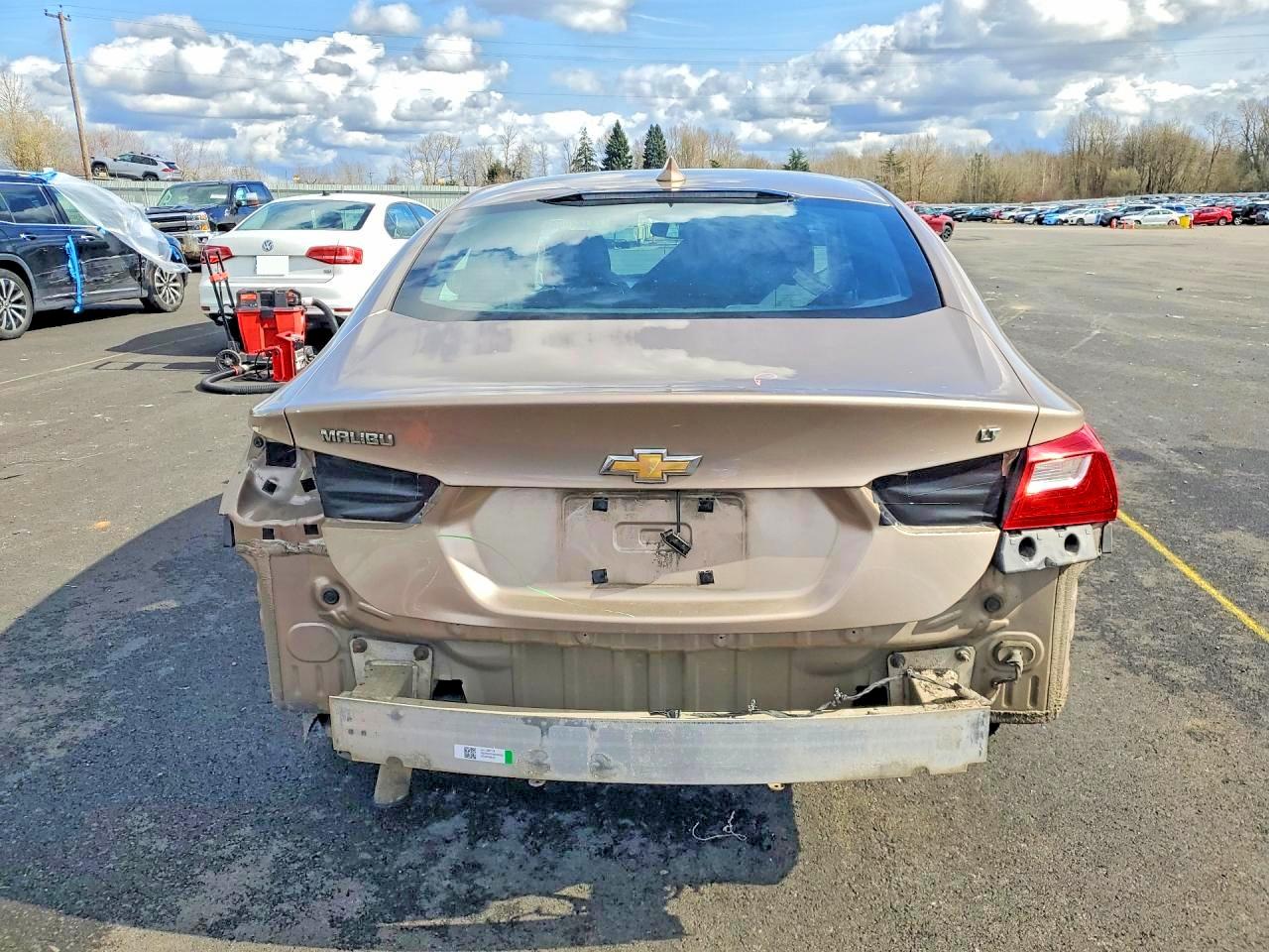2018 CHEVROLET MALIBU LT photo 11