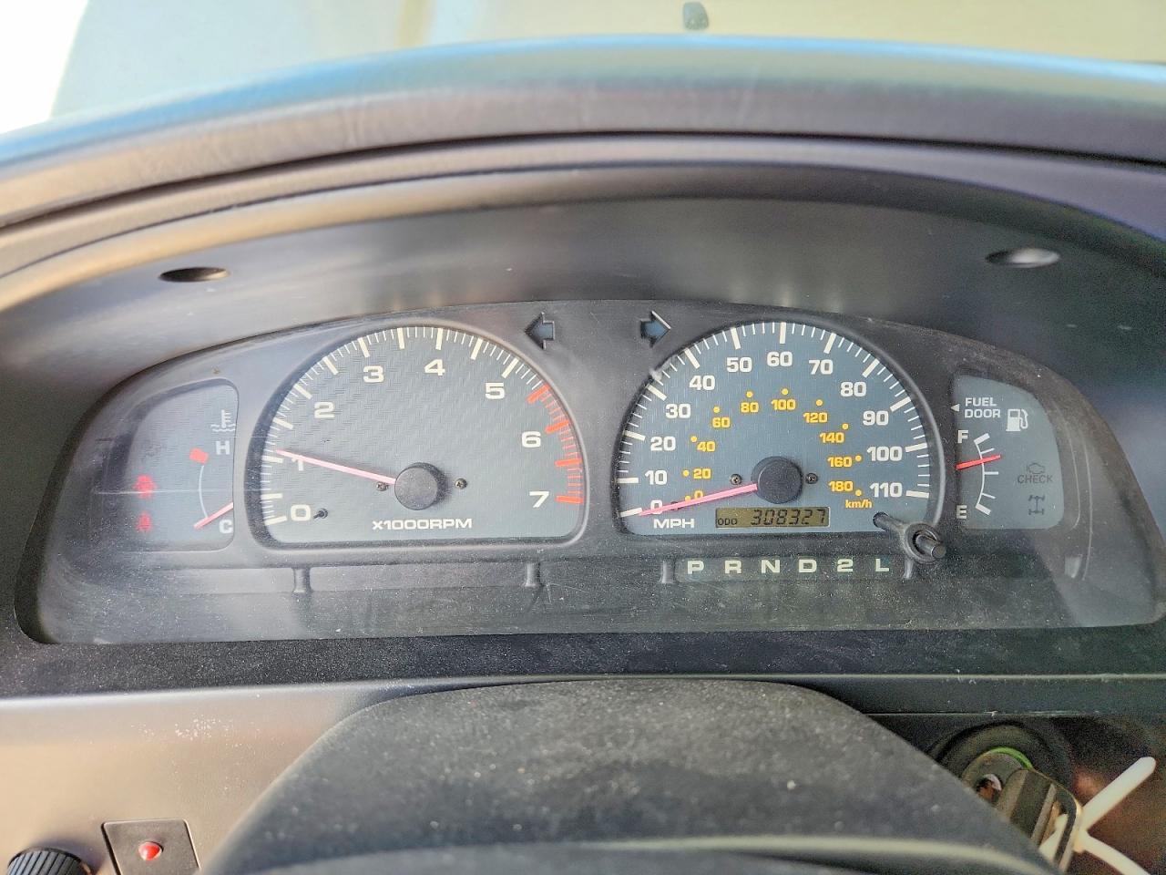 2000 TOYOTA 4RUNNER BASE photo 9