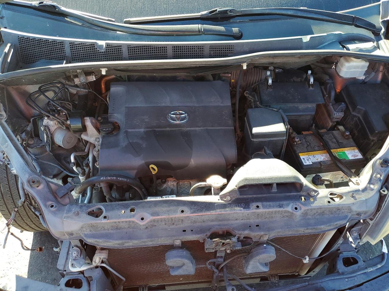 2014 TOYOTA SIENNA SE 8-PASSENGER photo 23