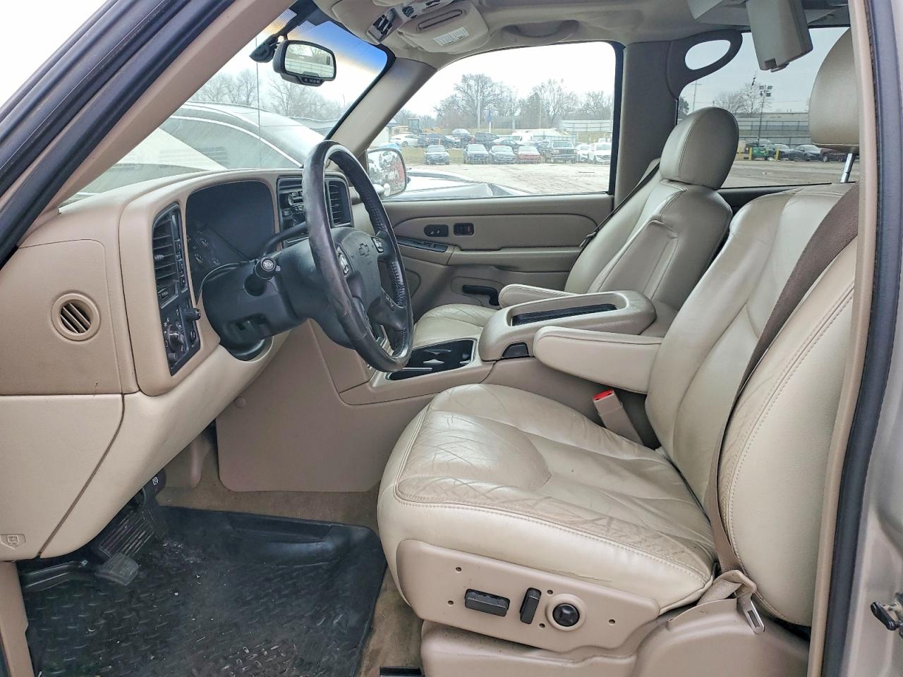 2004 CHEVROLET SUBURBAN K1500 photo 7