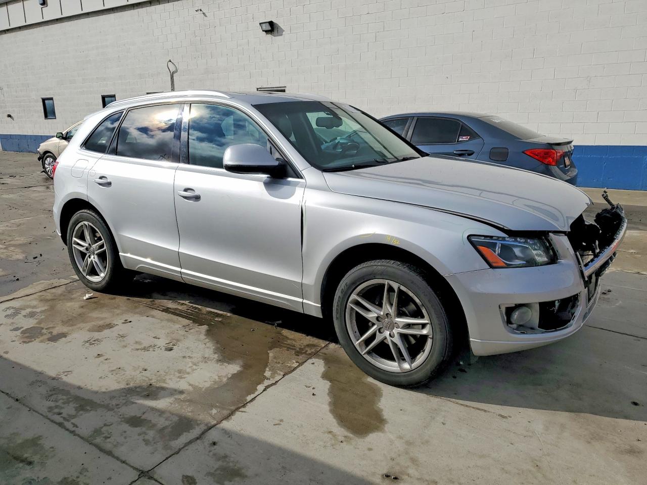 2010 AUDI Q5 PREMIUM PLUS photo 4