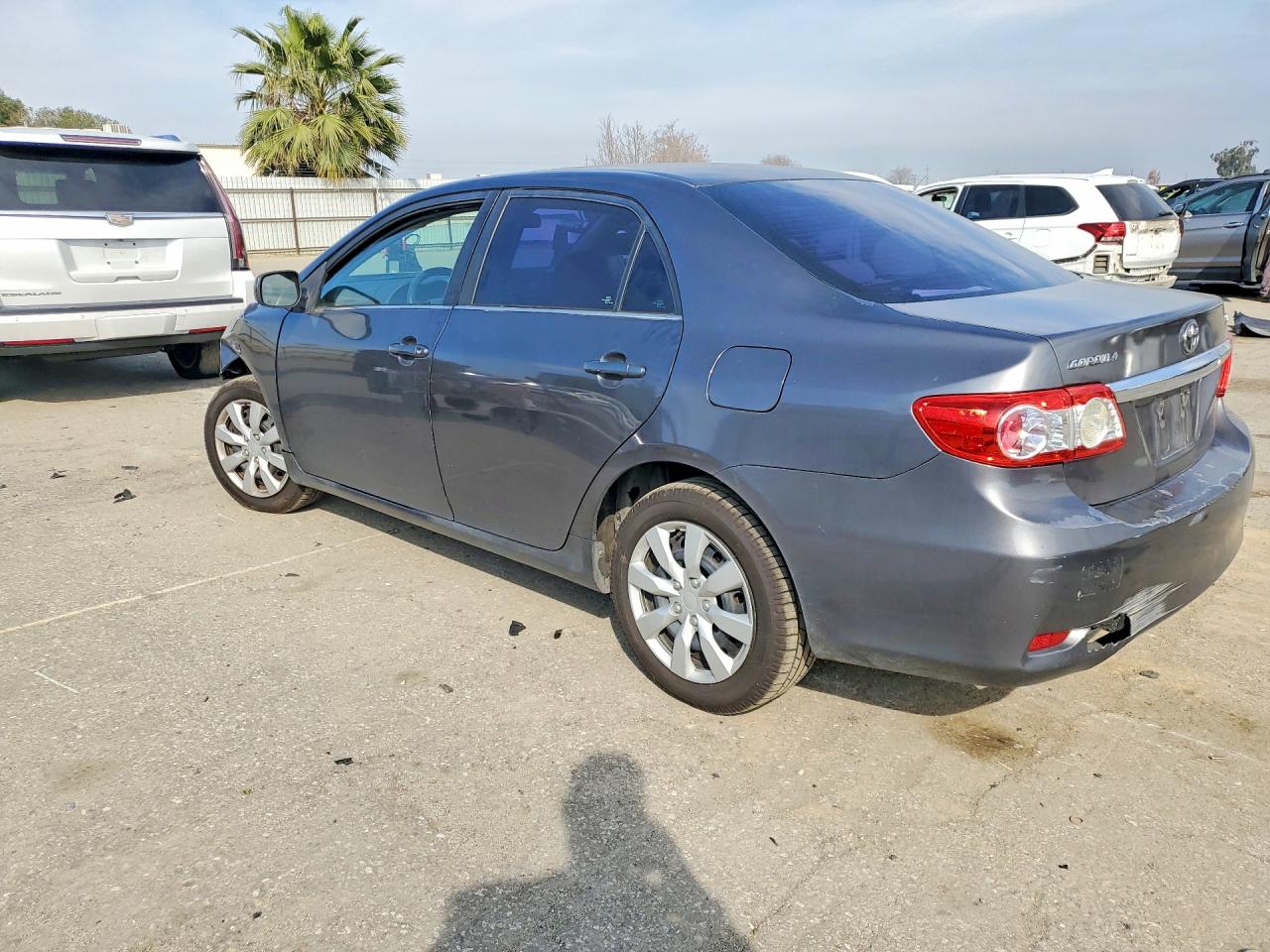 2013 TOYOTA COROLLA LE photo 2