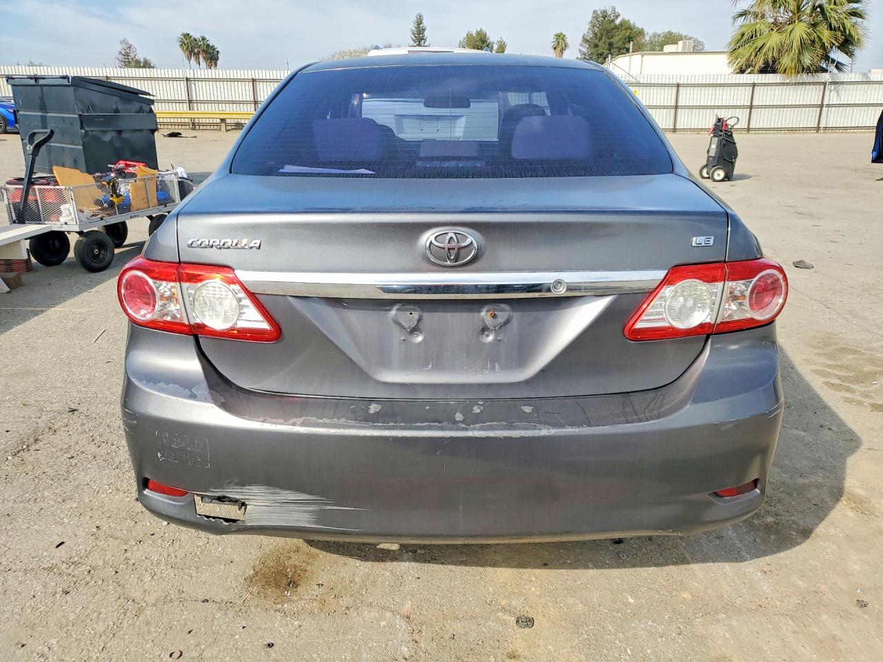 2013 TOYOTA COROLLA LE photo 6
