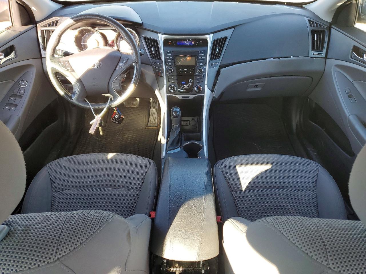 2012 HYUNDAI SONATA GLS photo 22