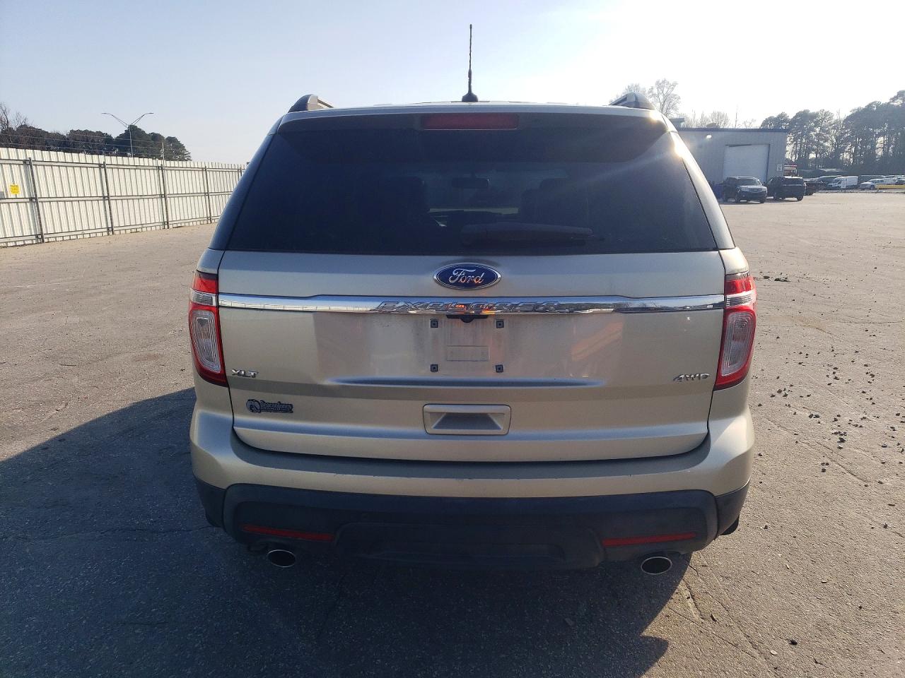 2011 FORD EXPLORER XLT photo 11