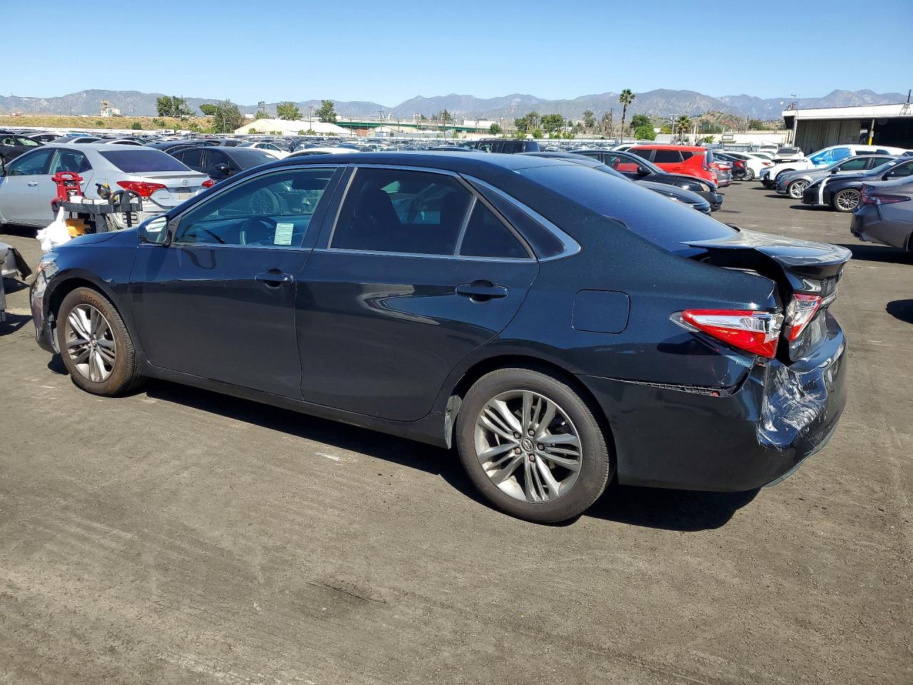 2016 TOYOTA CAMRY photo 2