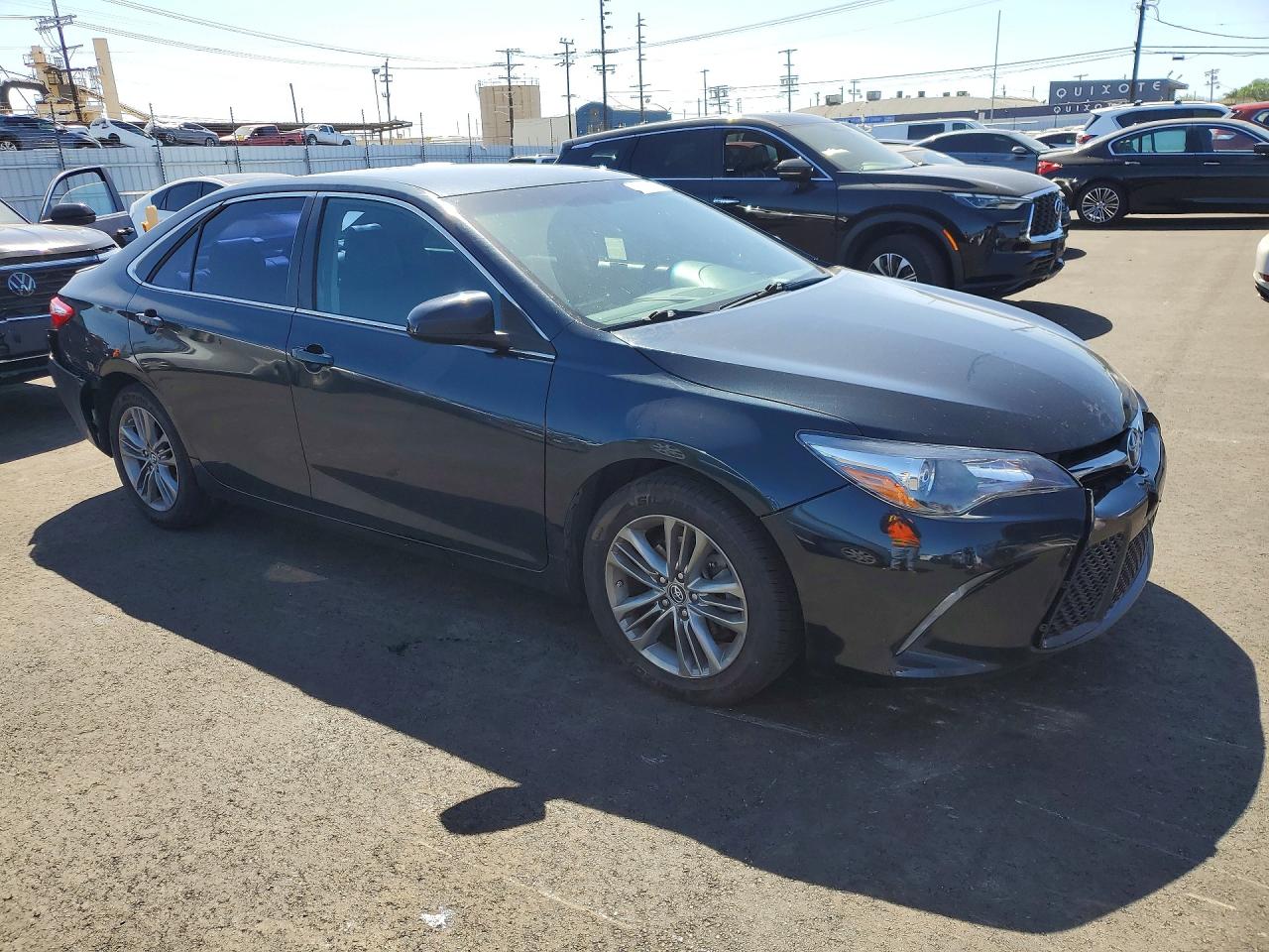 2016 TOYOTA CAMRY photo 4