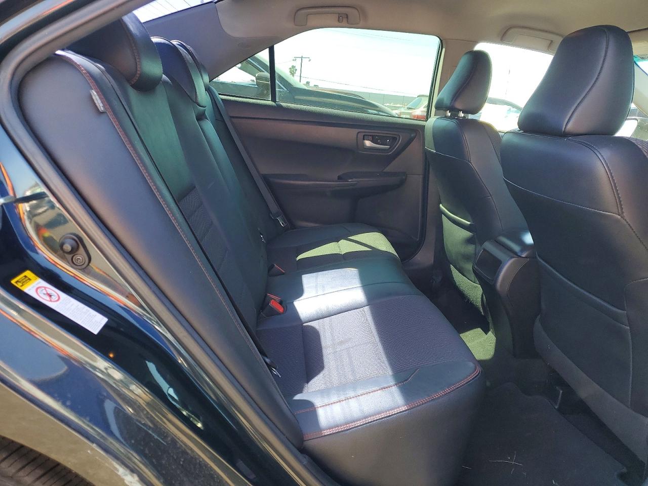 2016 TOYOTA CAMRY photo 10