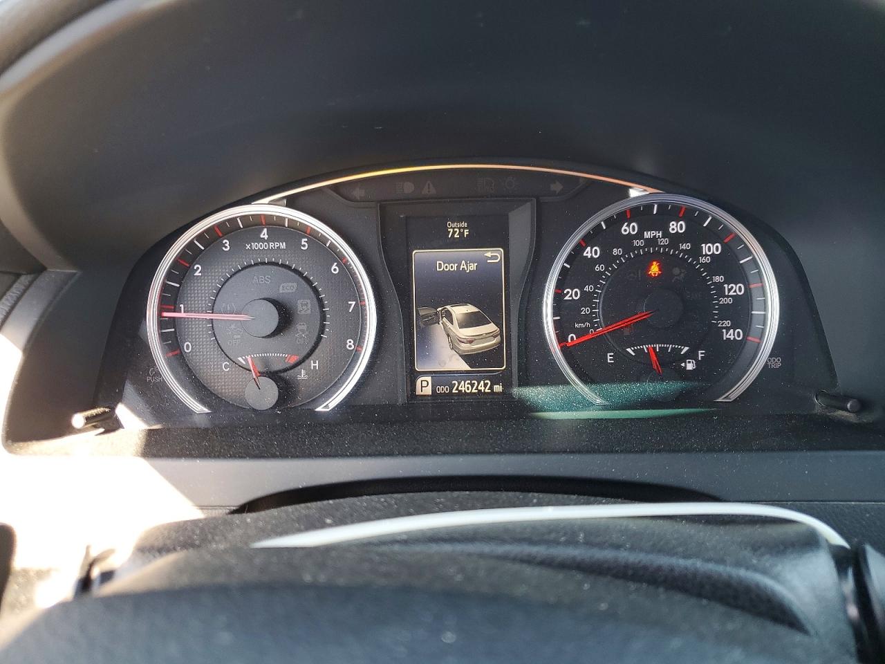 2016 TOYOTA CAMRY photo 9