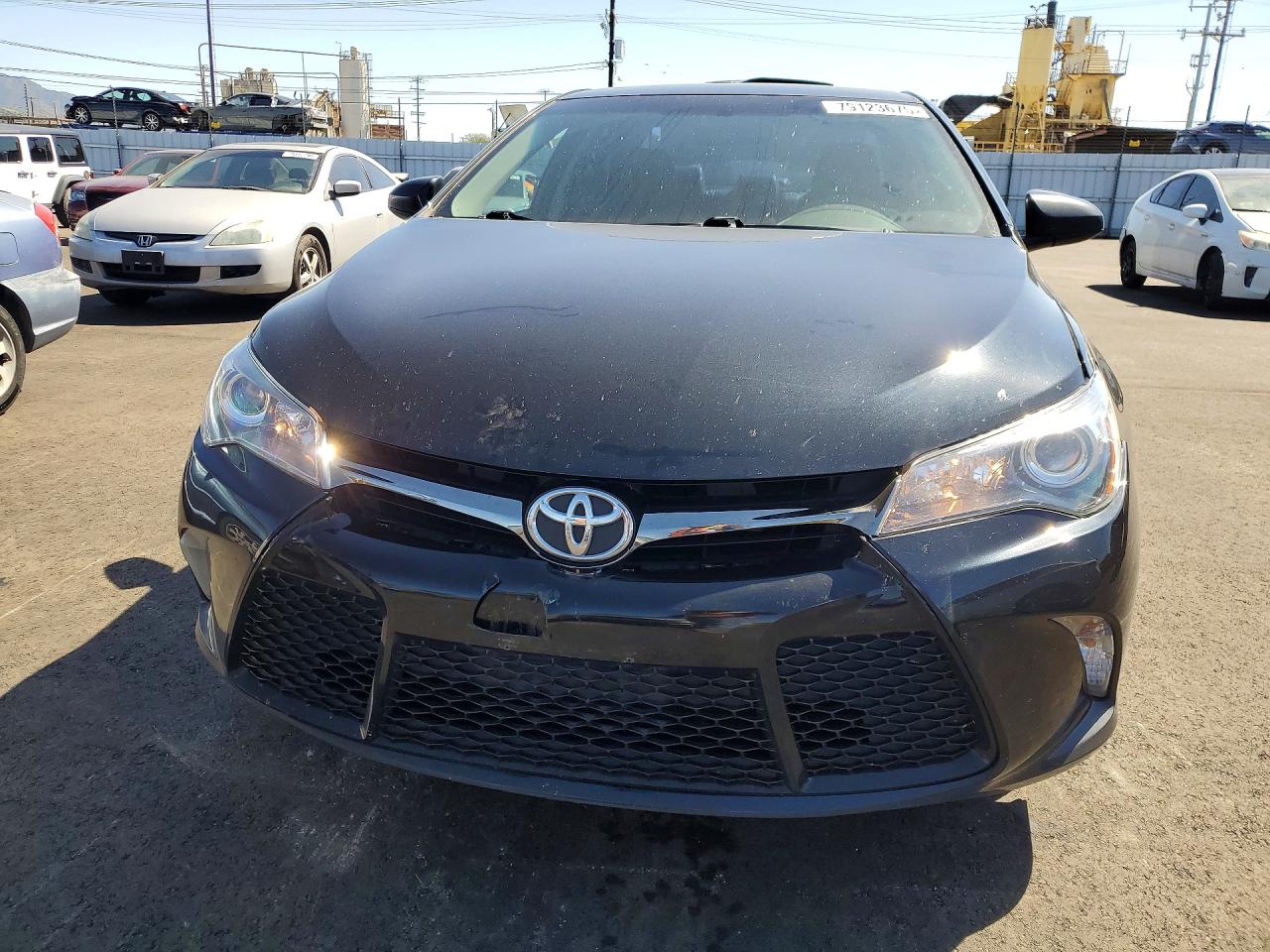 2016 TOYOTA CAMRY photo 5