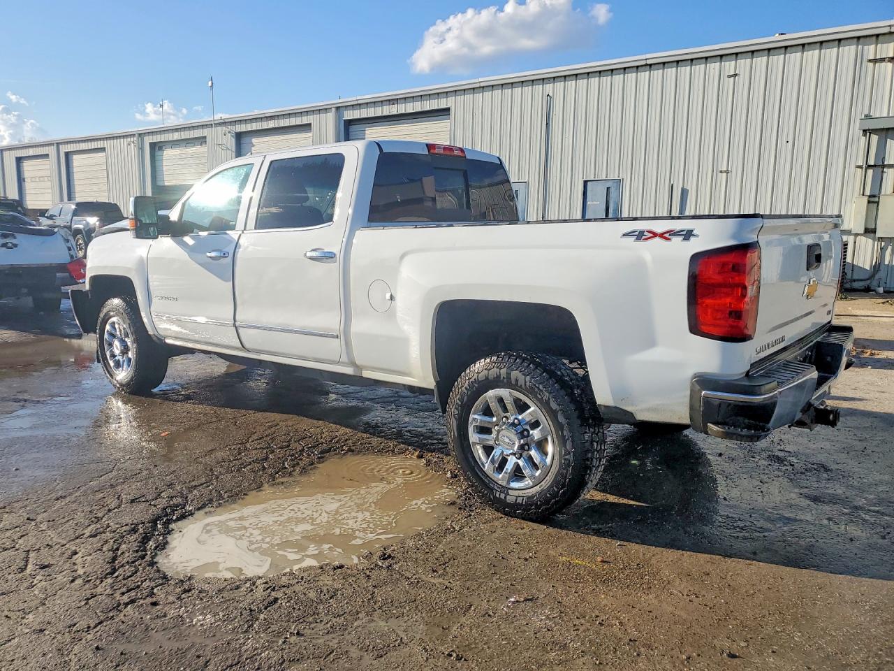 2015 CHEVROLET SILVERADO K2500 HEAVY DUTY LTZ photo 2