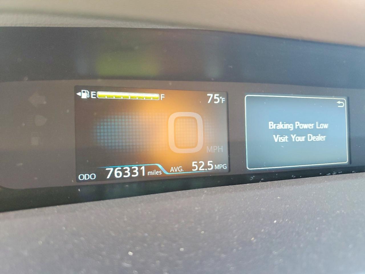 2016 TOYOTA PRIUS THREE photo 9