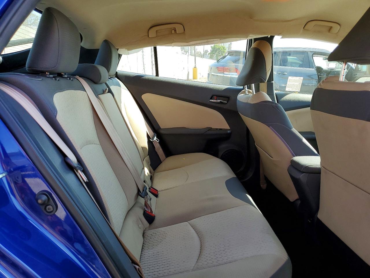 2016 TOYOTA PRIUS THREE photo 10