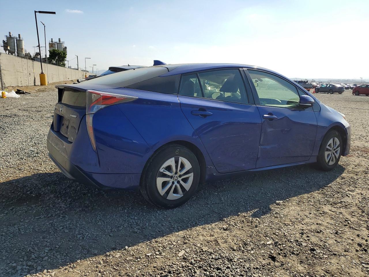 2016 TOYOTA PRIUS THREE photo 3