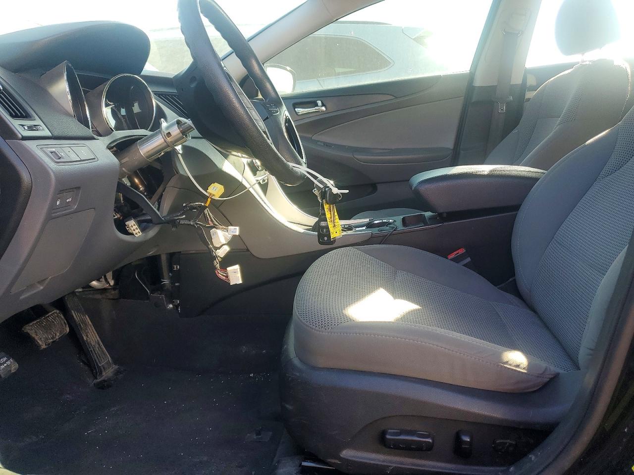 2013 HYUNDAI SONATA GLS photo 13