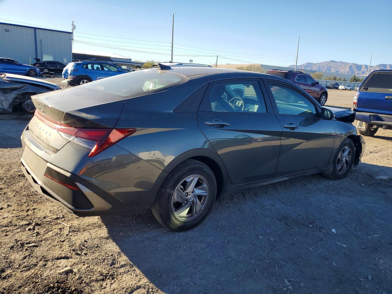 2024 HYUNDAI ELANTRA SE photo 5