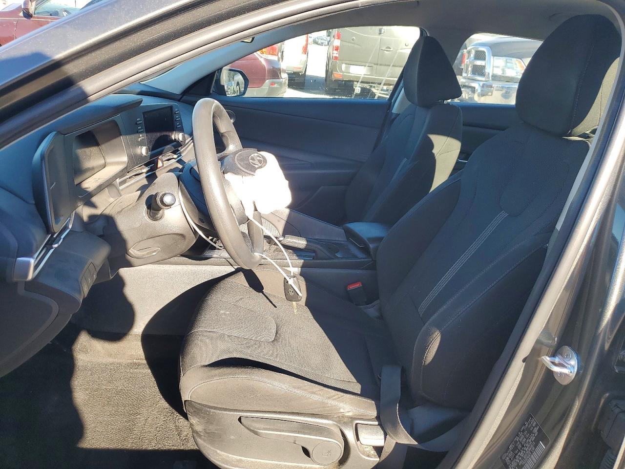 2024 HYUNDAI ELANTRA SE photo 13