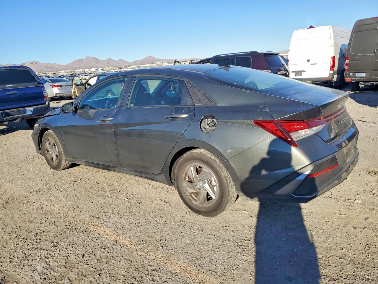 2024 HYUNDAI ELANTRA SE photo 3