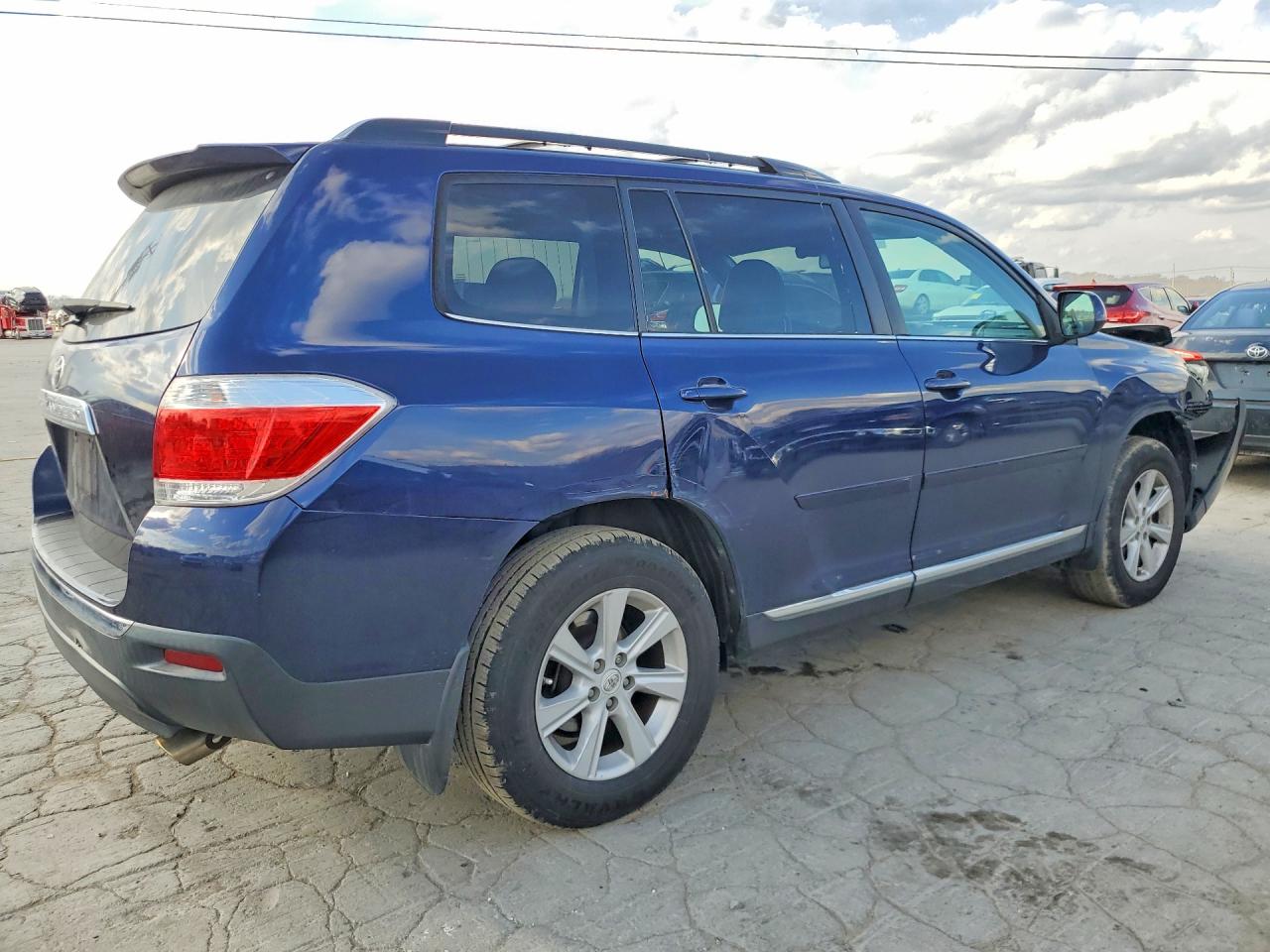 2012 TOYOTA HIGHLANDER SE photo 3