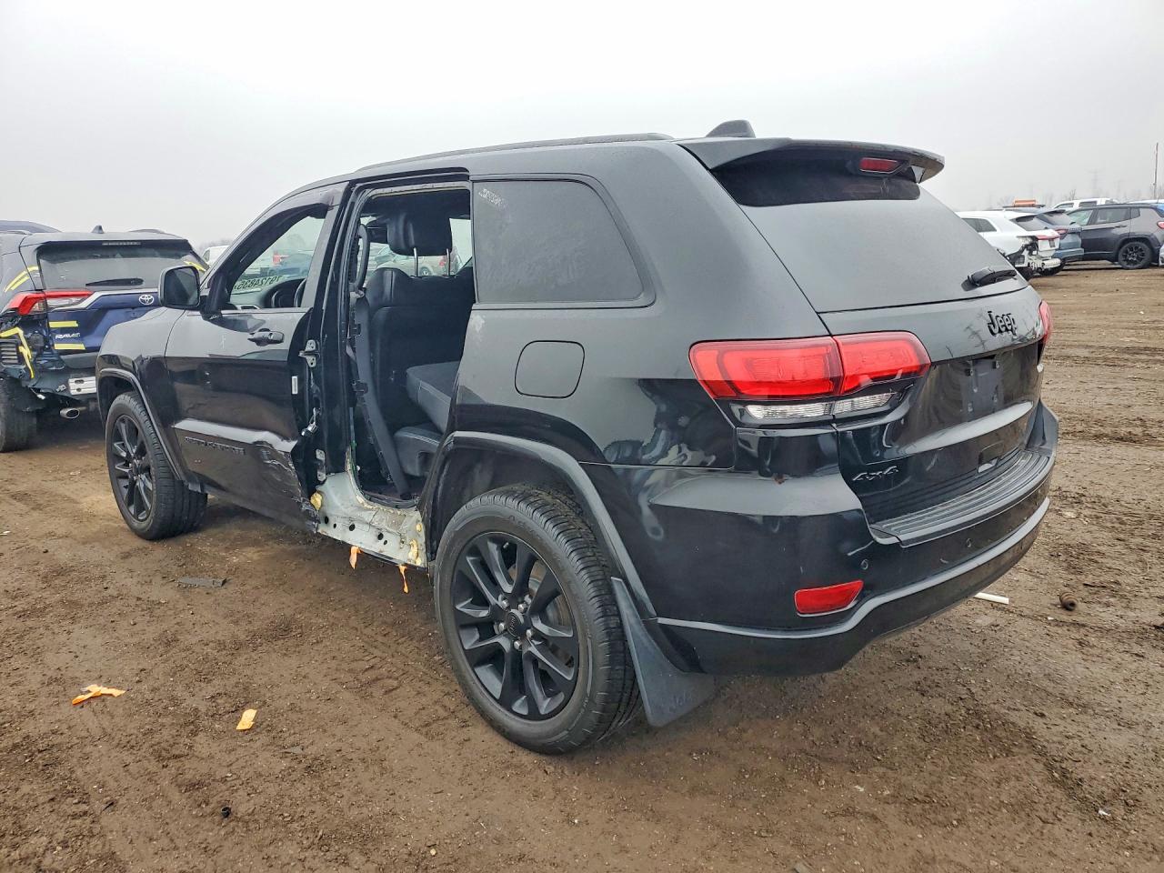 2018 JEEP GRAND CHEROKEE LAREDO photo 2