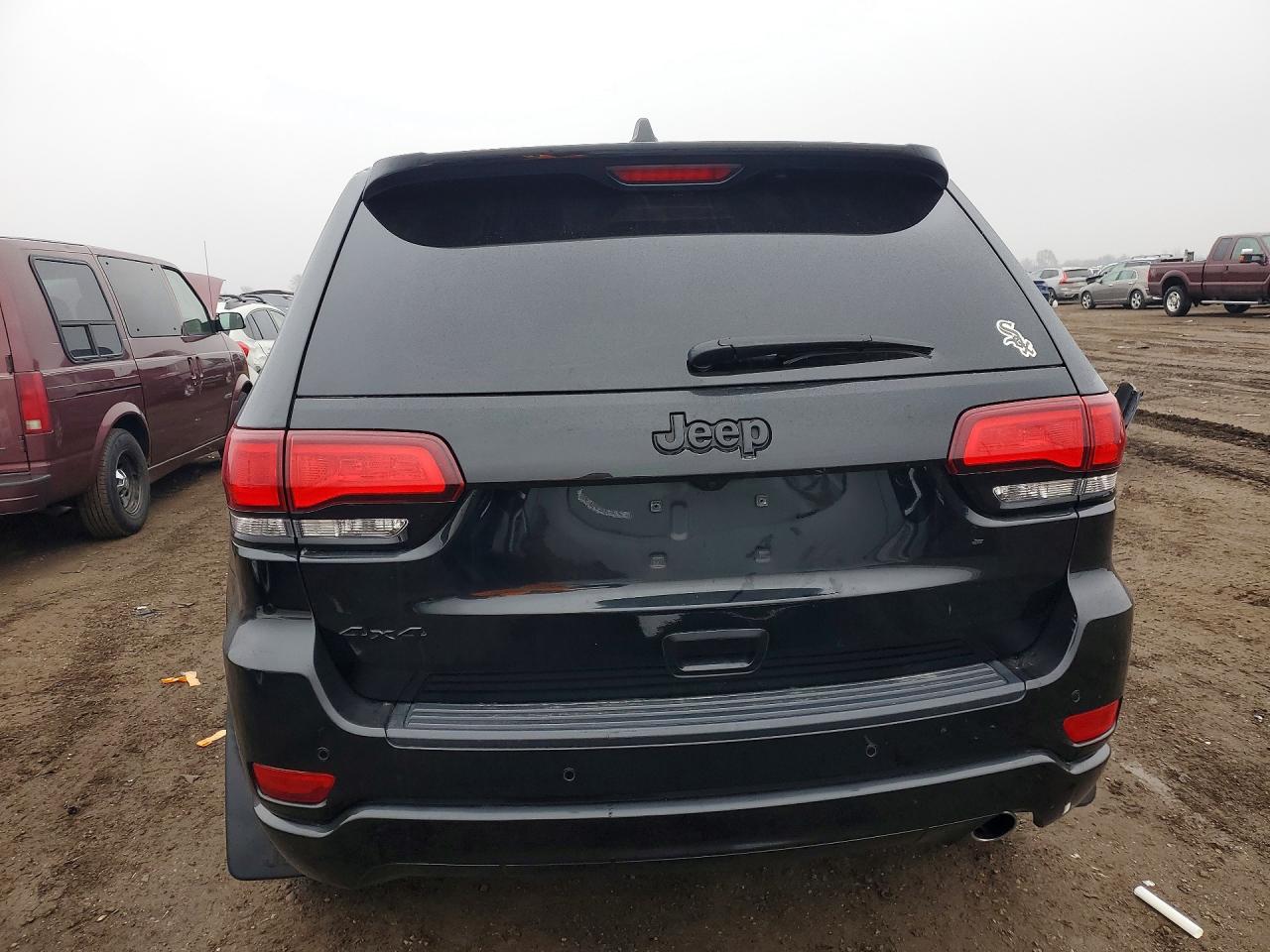 2018 JEEP GRAND CHEROKEE LAREDO photo 6