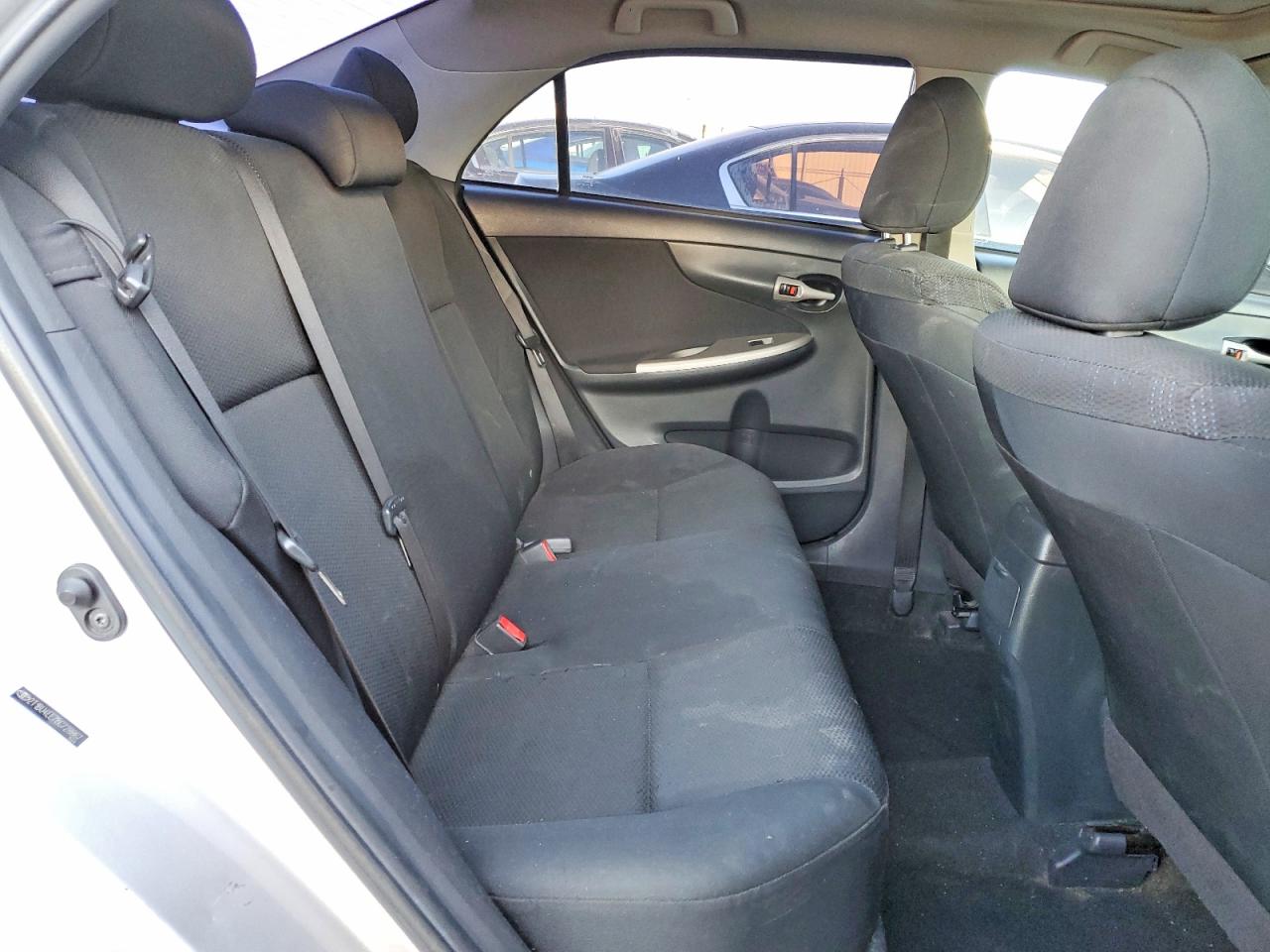 2011 TOYOTA COROLLA S photo 19