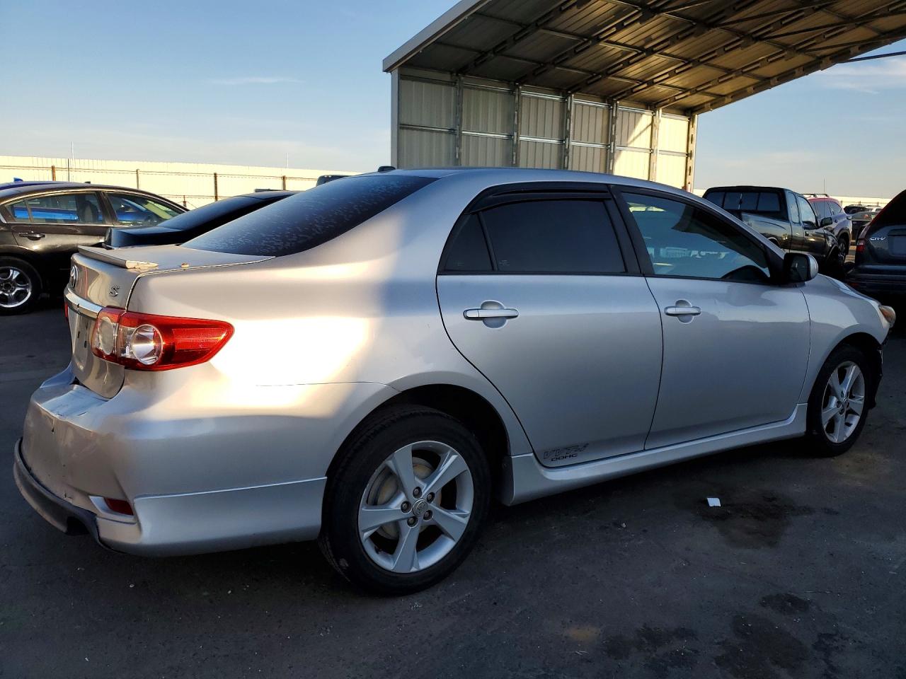 2011 TOYOTA COROLLA S photo 5
