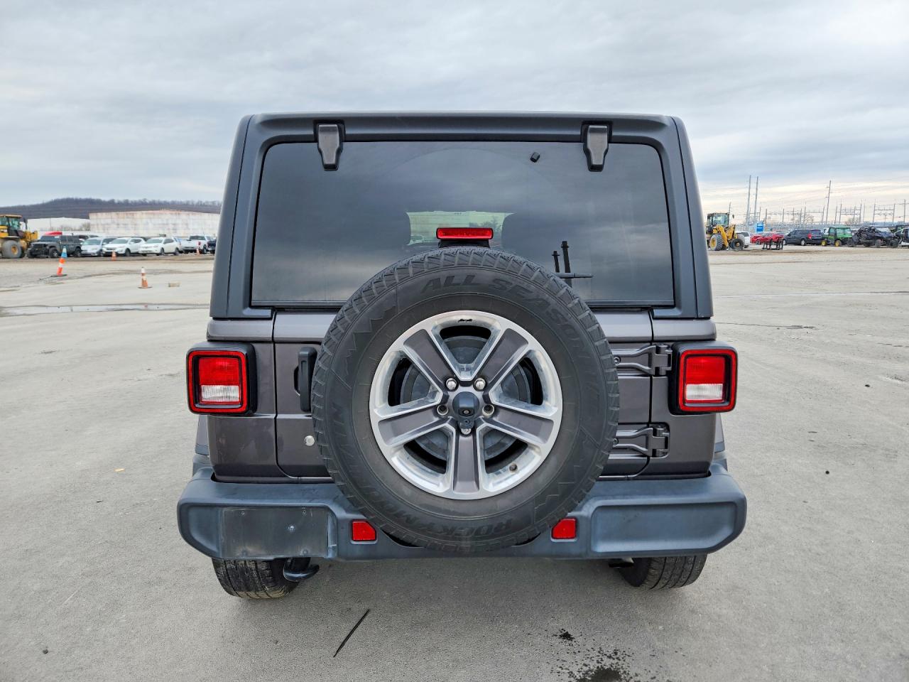 2019 JEEP WRANGLER UNLIMITED SAHARA photo 16