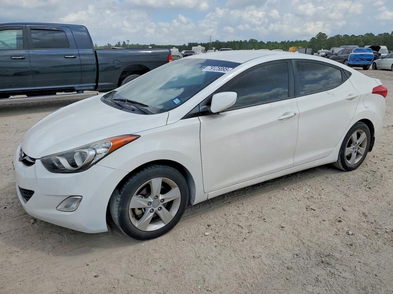 2013 HYUNDAI ELANTRA