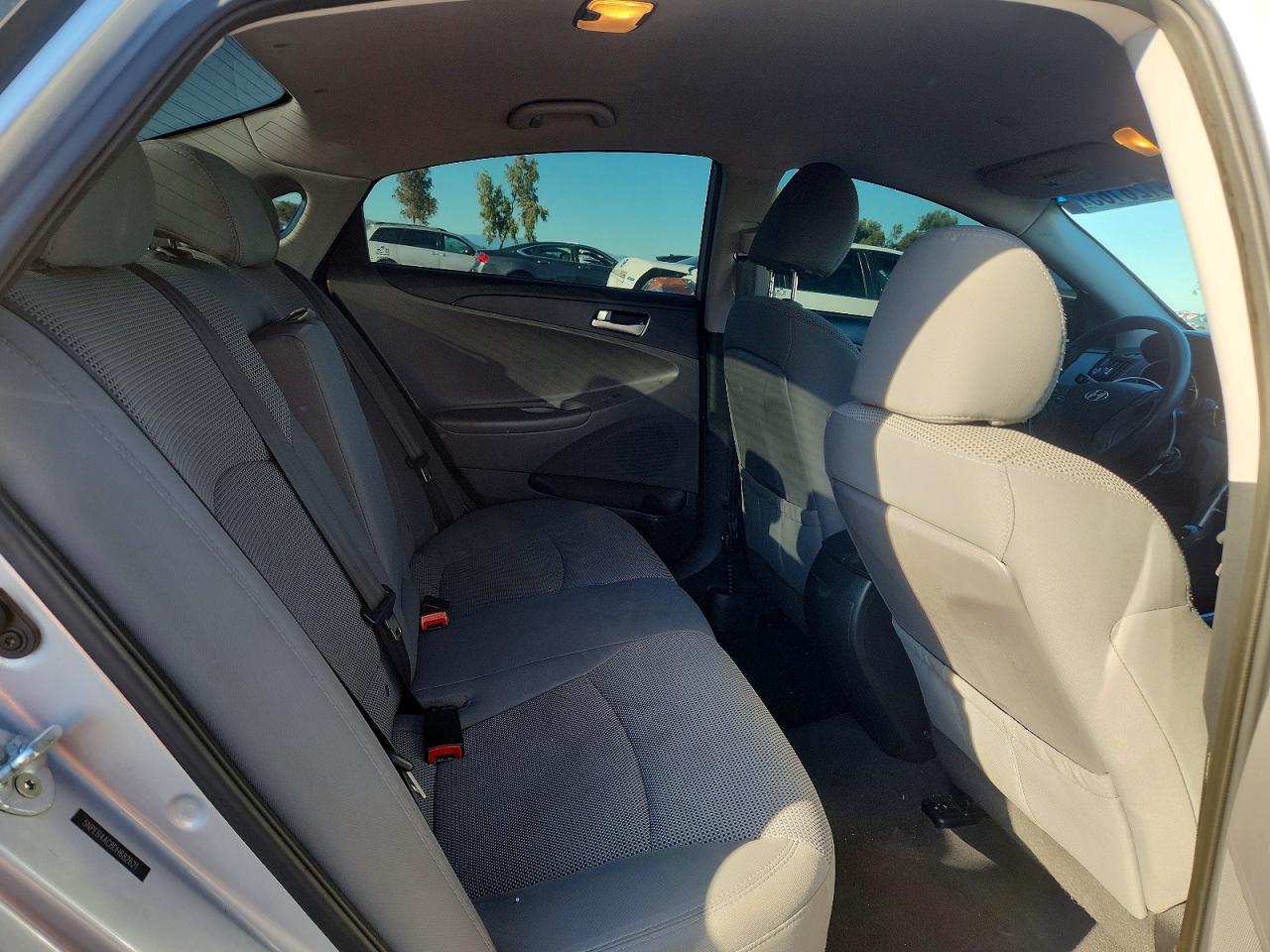 2013 HYUNDAI SONATA GLS photo 28