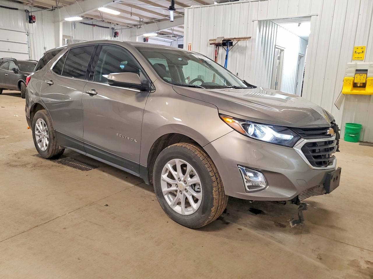 2019 CHEVROLET EQUINOX LT photo 4