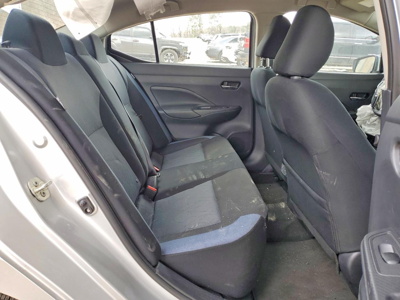 2025 NISSAN VERSA SV photo 10