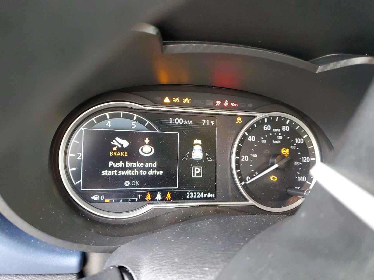 2025 NISSAN VERSA SV photo 9