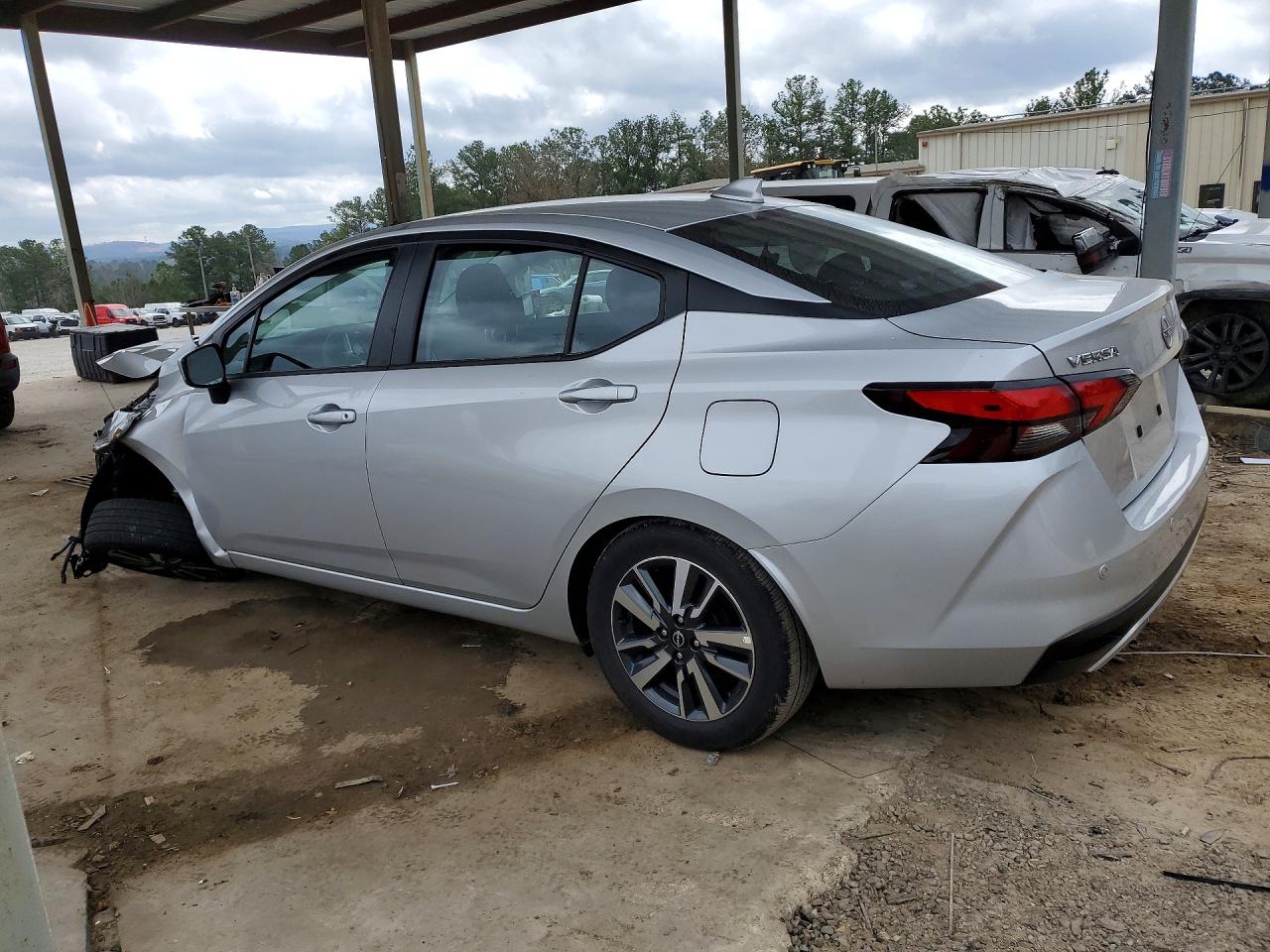 2025 NISSAN VERSA SV photo 2
