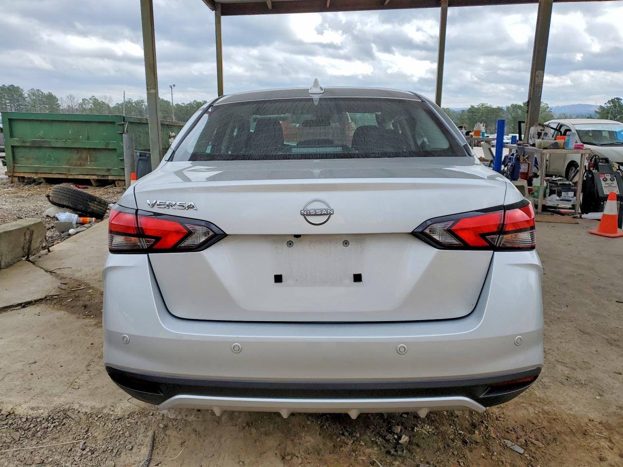 2025 NISSAN VERSA SV photo 6
