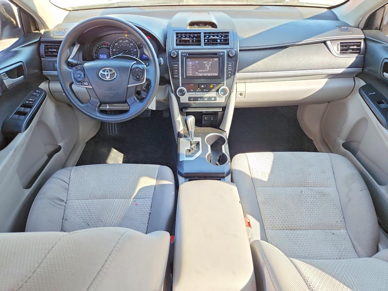 2014 TOYOTA CAMRY LE photo 8