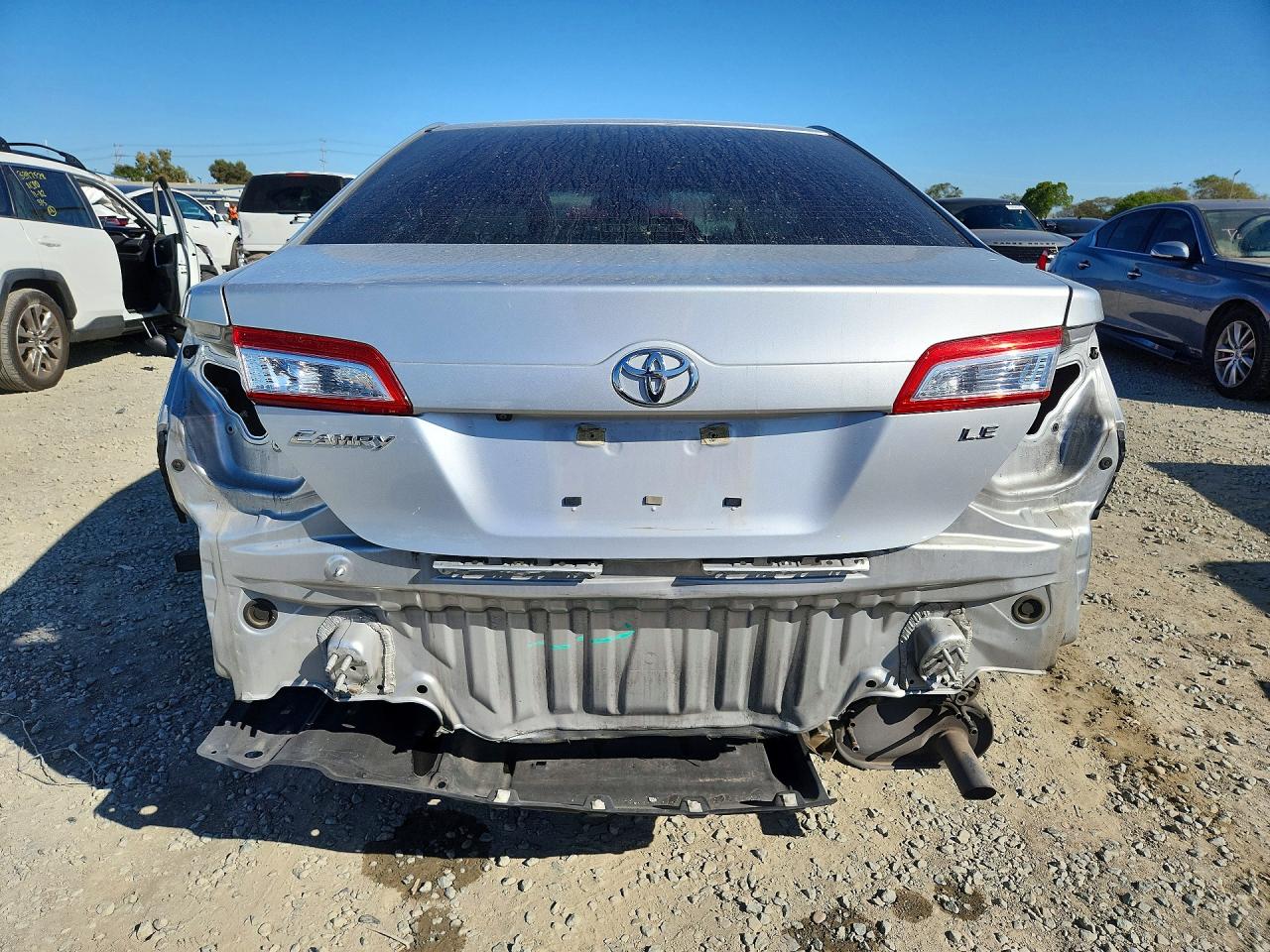 2014 TOYOTA CAMRY LE photo 6