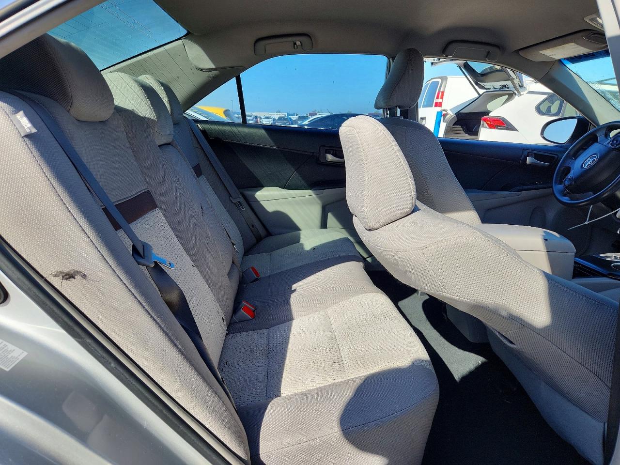 2014 TOYOTA CAMRY LE photo 10
