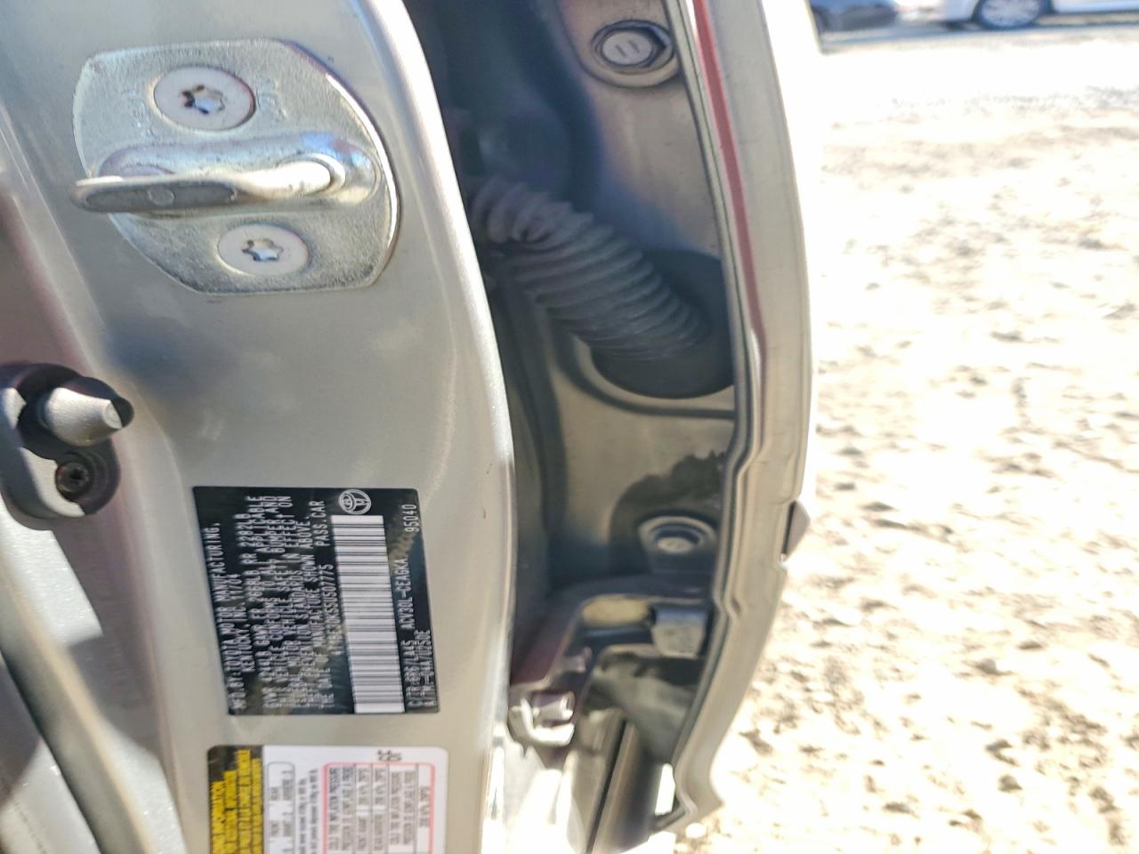 2005 TOYOTA CAMRY XLE photo 12