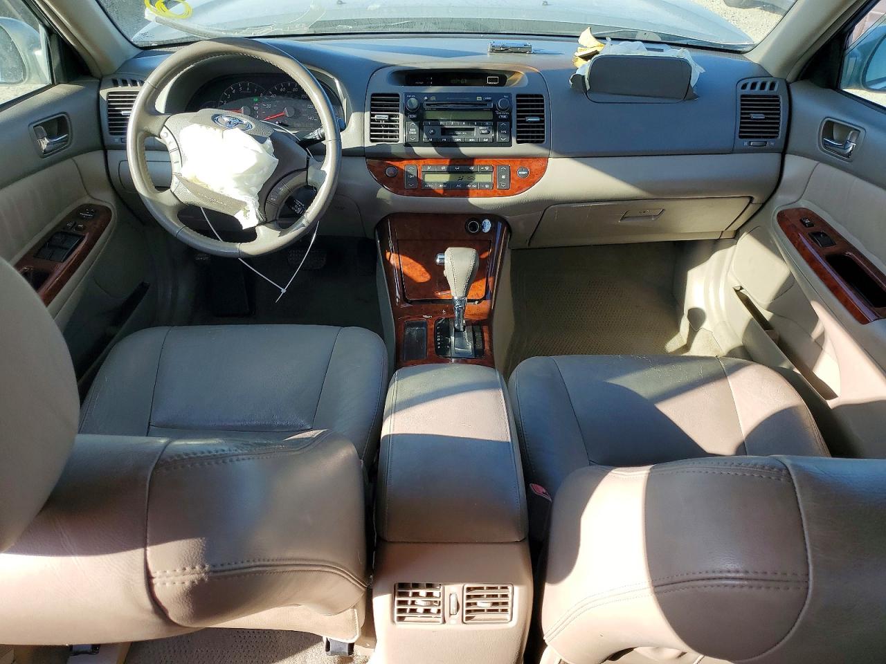 2005 TOYOTA CAMRY XLE photo 8