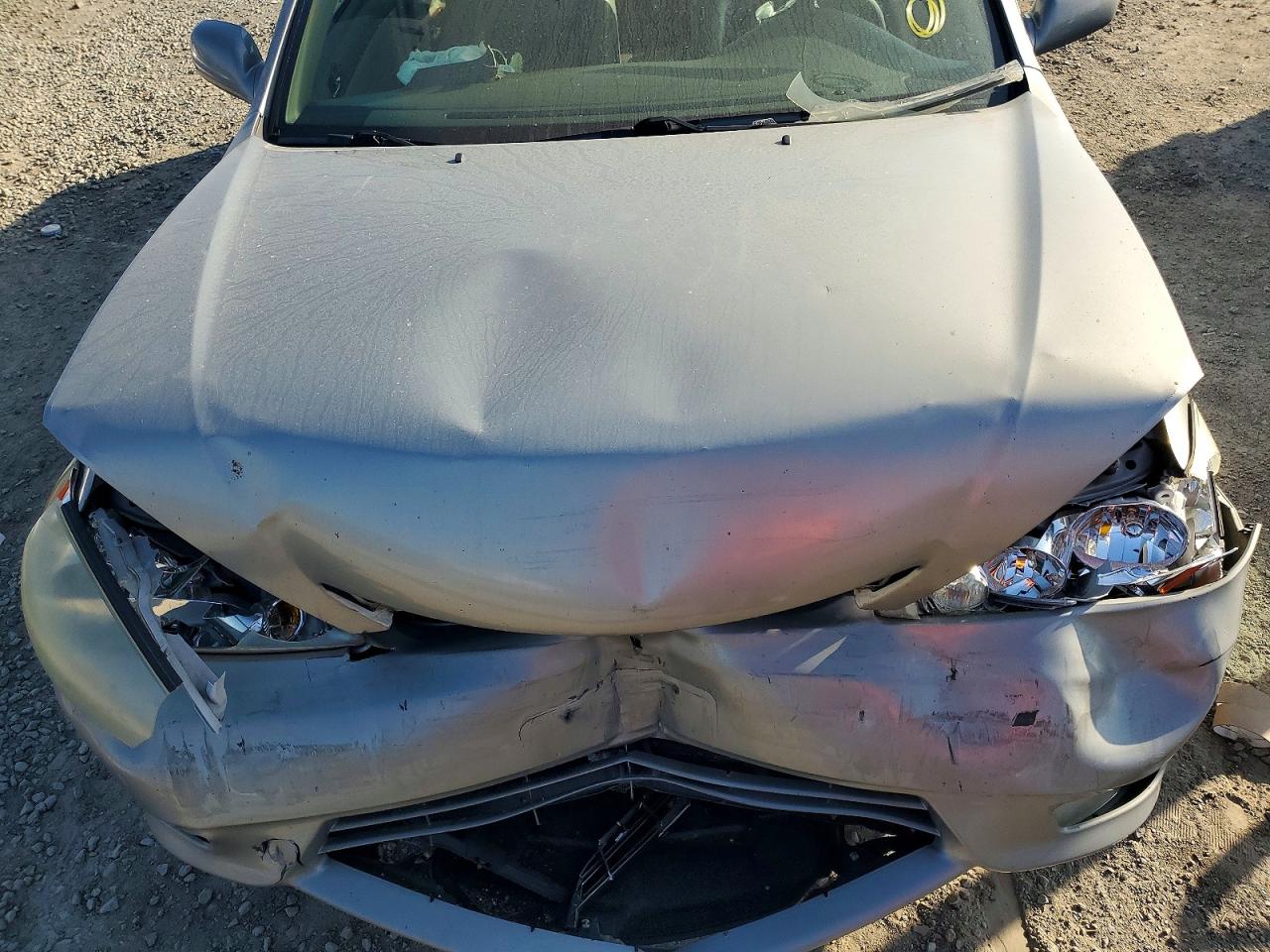 2005 TOYOTA CAMRY XLE photo 11