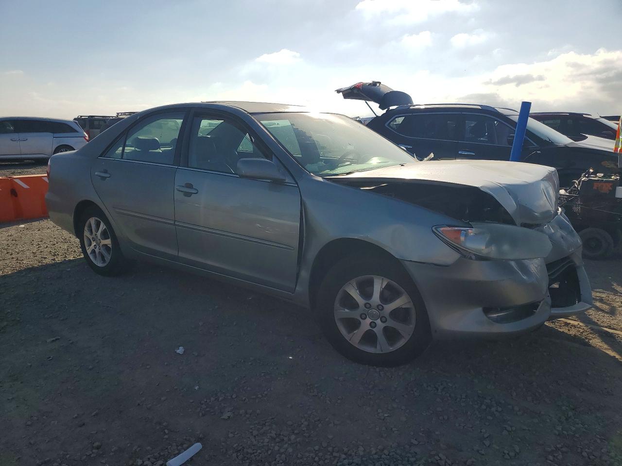 2005 TOYOTA CAMRY XLE photo 4