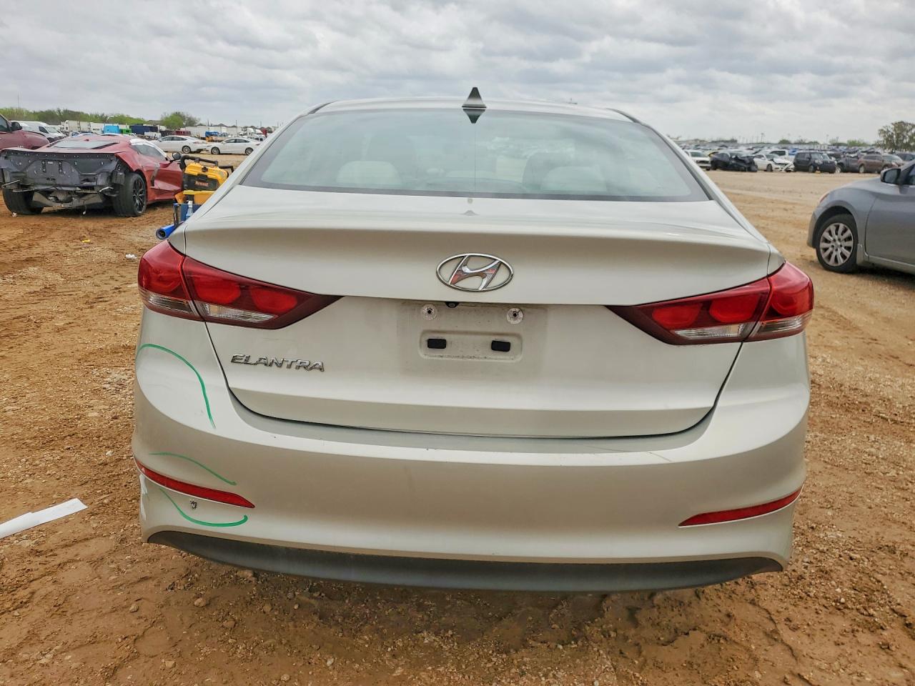 2017 HYUNDAI ELANTRA SE photo 11