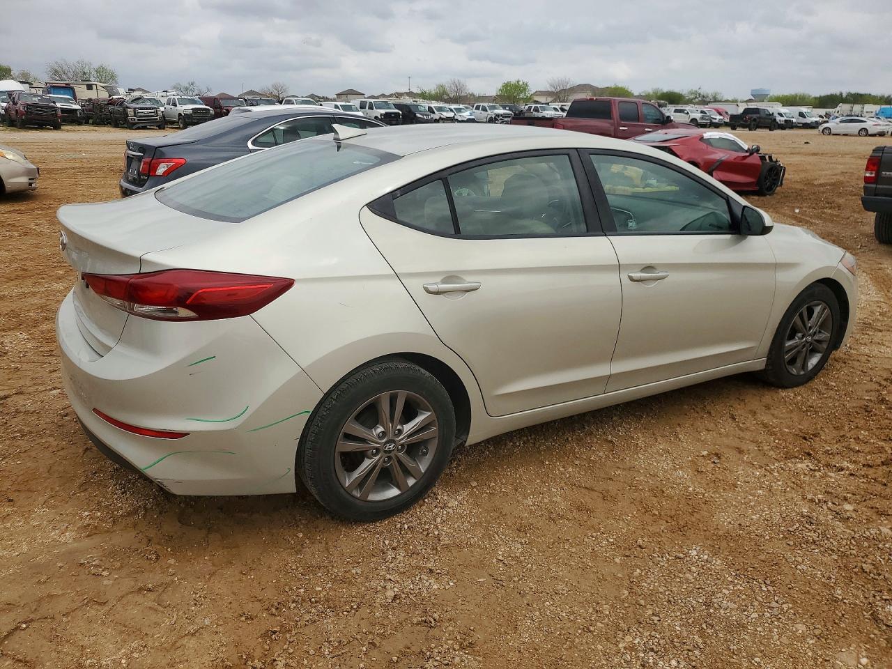 2017 HYUNDAI ELANTRA SE photo 5