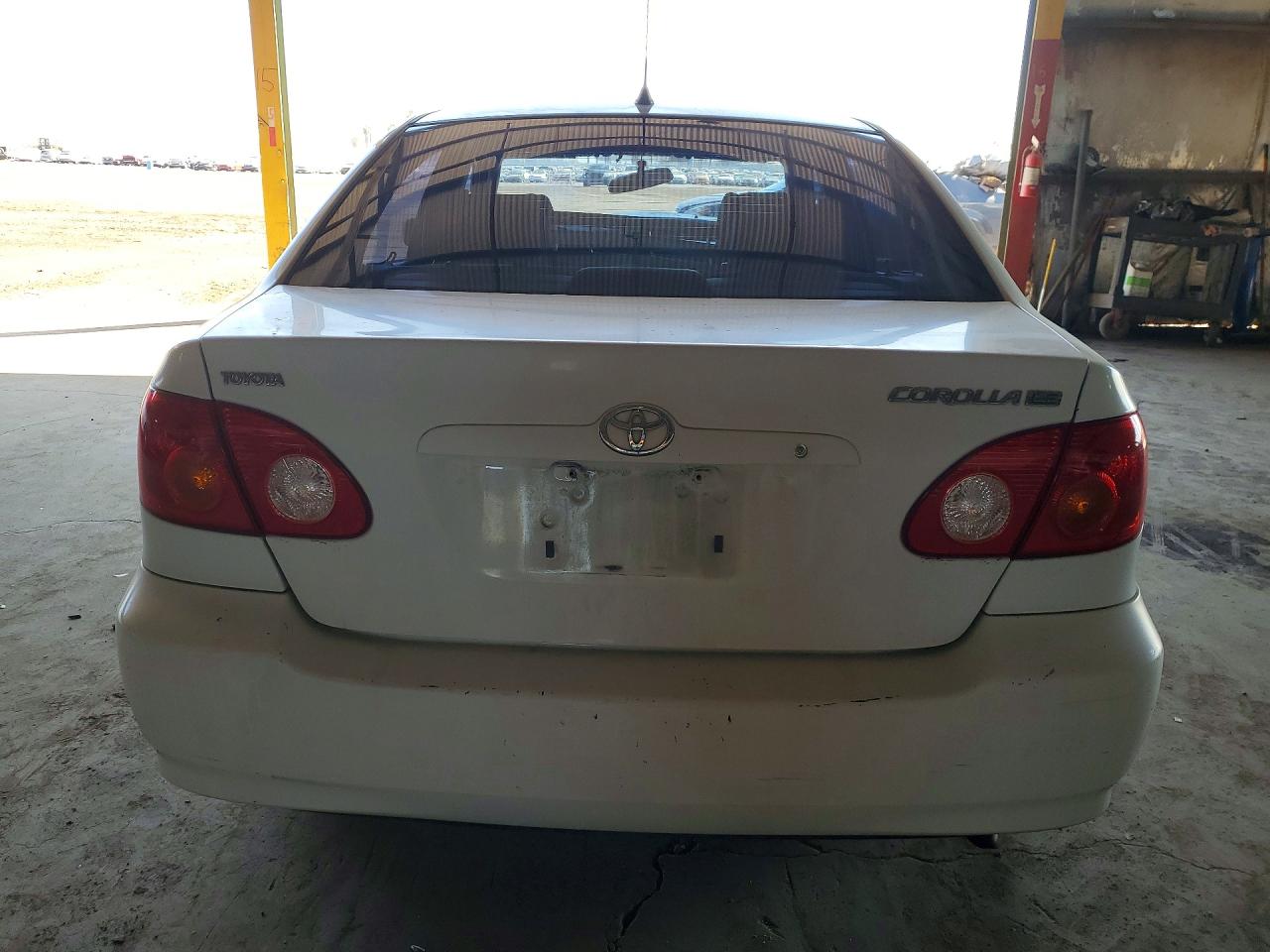 2004 TOYOTA COROLLA LE photo 11