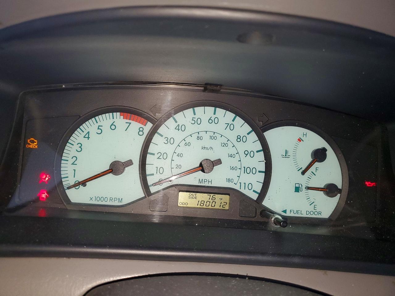 2004 TOYOTA COROLLA LE photo 17