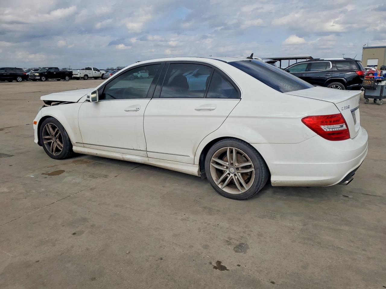 2014 MERCEDES-BENZ C 250 photo 2