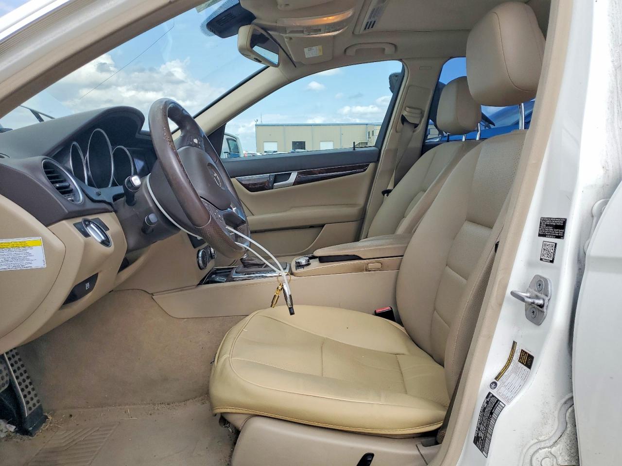 2014 MERCEDES-BENZ C 250 photo 7