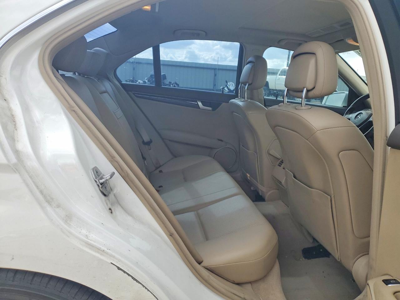 2014 MERCEDES-BENZ C 250 photo 10