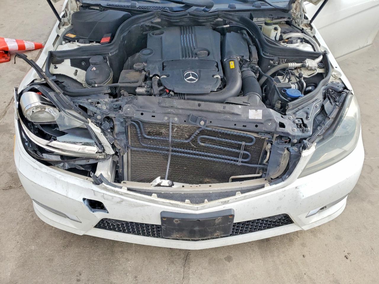 2014 MERCEDES-BENZ C 250 photo 11